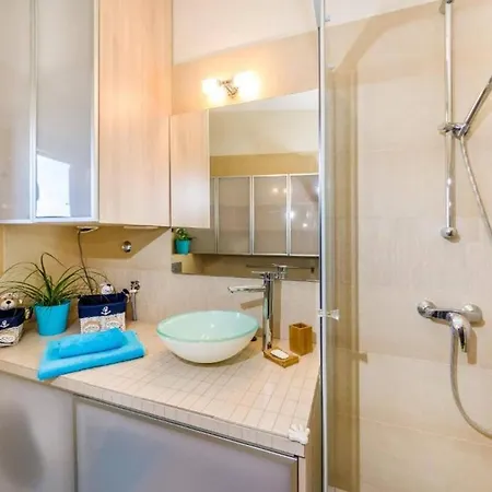 아파트 Aquamarine Deluxe Penthouse 돈제페트레케인