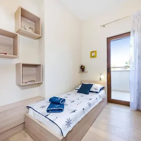 Aquamarine Deluxe Penthouse Apartment
